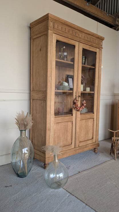 Vitrine ancienne