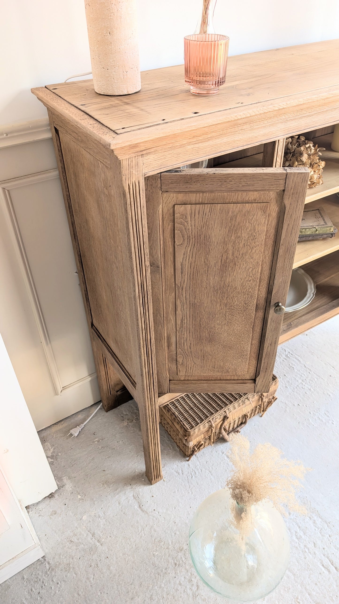 Meuble vitrine  en chêne